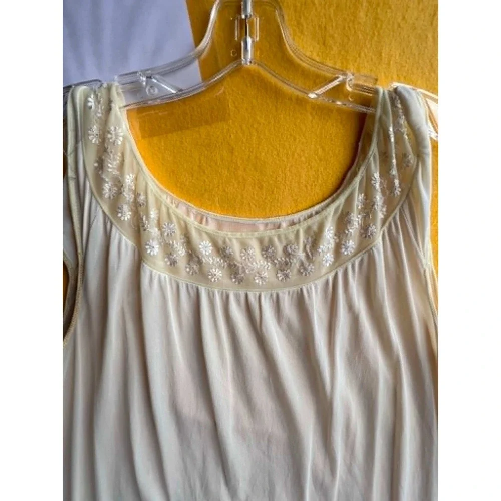 Vintage Cream Mid Length Nightgown‎ Floral Embroidered Sleeveless  26-05-20